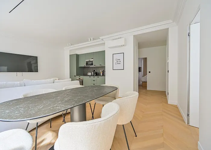 Luxurious & Famous Parisian Flat Apartament Paryż