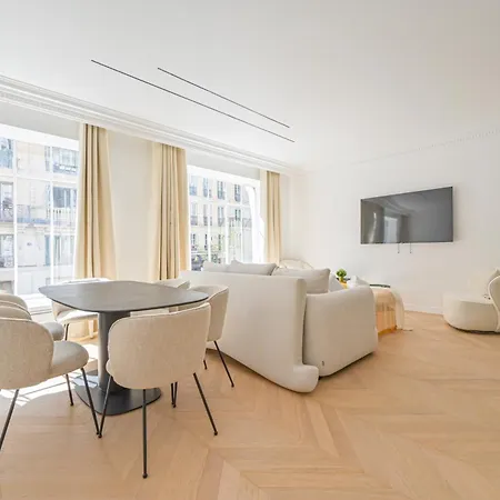 Apartament Luxurious & Famous Parisian Flat Paryż