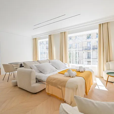 Апартаменты Luxurious & Famous Parisian Flat